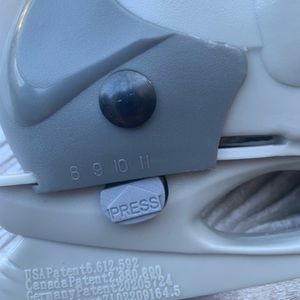 Tyke Expandable Ice Skates size 8-11